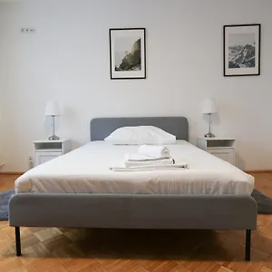  Apartment Retro In The Center. Österreich